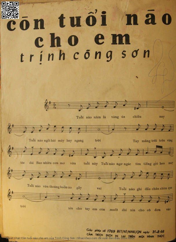 Trang 2 của Sheet nhạc PDF bài hát Còn tuổi nào cho em - Trịnh Công Sơn, 1. Tuổi nào nhìn lá vàng úa chiều  nay. Tuổi nào ngồi  hát mây bay ngang  trời Tay  măng trôi trên vùng  tóc dài, bao  nhiêu cơn mơ vừa  tuổi này
