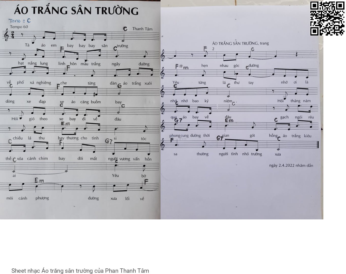 Áo trắng sân trường